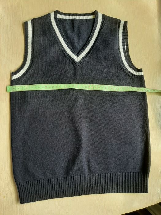 Кофта, безрукавка школьная новые