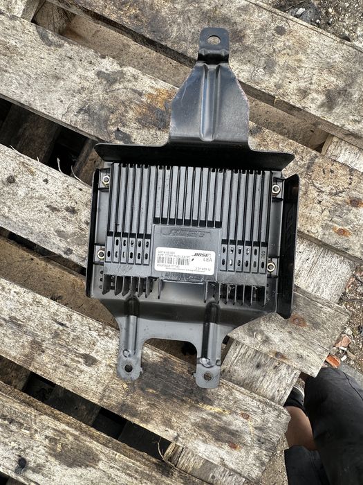 Усилвател Bose Audi/Mazda