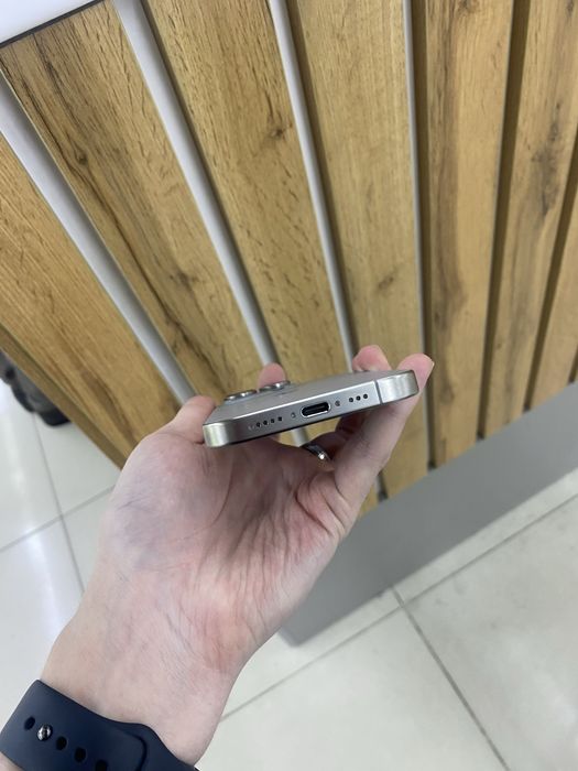 Срочно продаю iPhone 15 PRO 256/91%