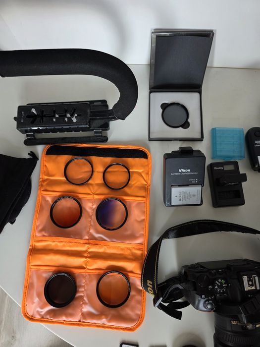 Nikon D5600 пълен комплект с 3 обектива и аксесоари