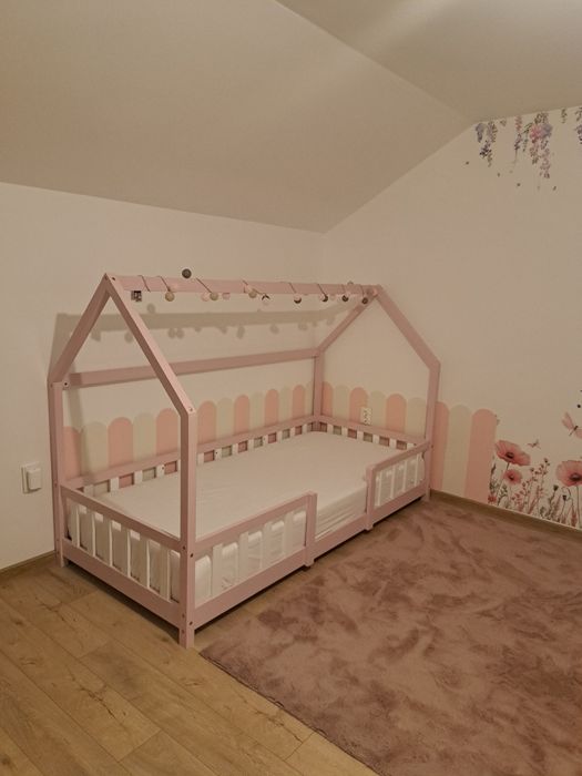 Pat cu saltea 90x200, căsuță, din lemn de brad, Montessori, roz