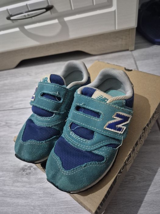 Обувь детская кроссовки  new balance сандалии