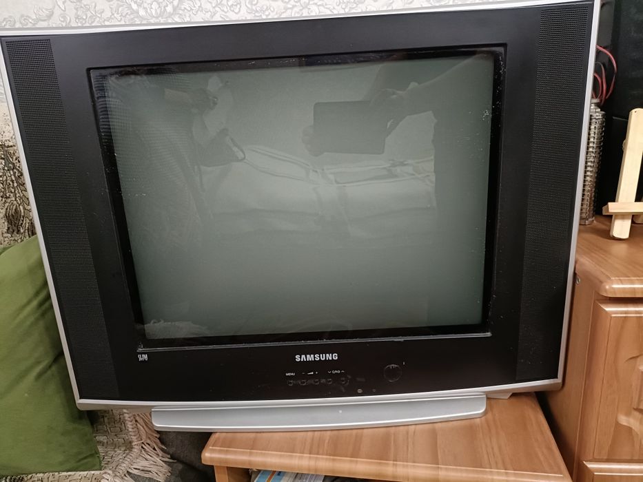 Продам цветной телевизор Самсунг 50 на 40
