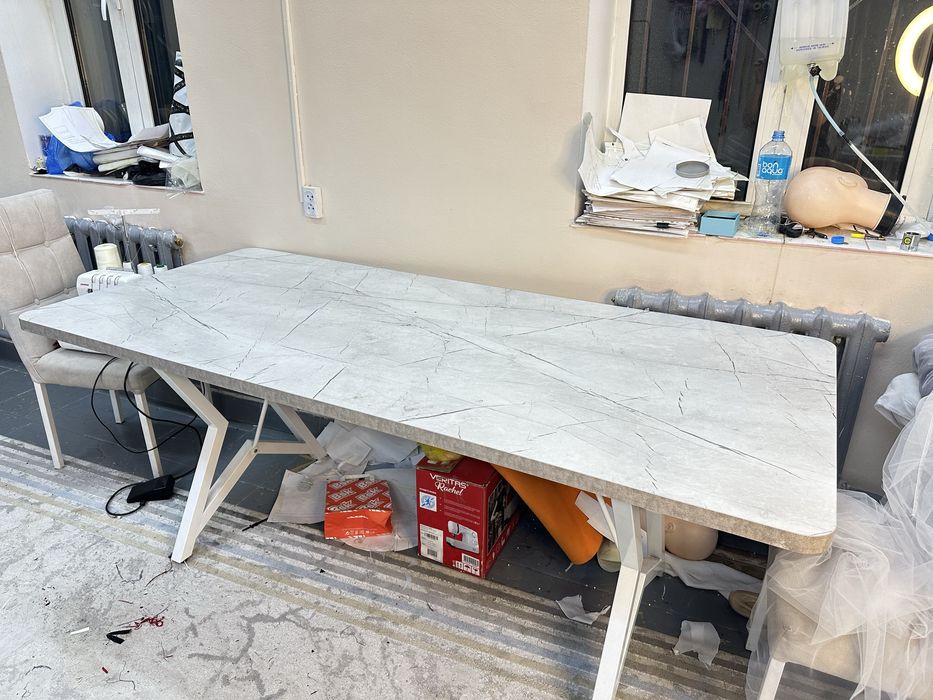 Стол кухонный можно и для зала