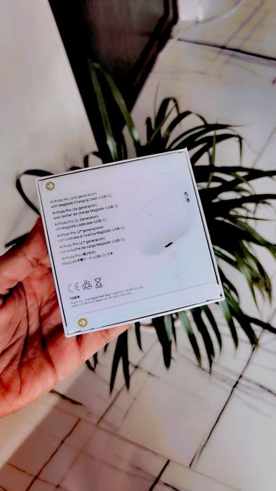 предлагам безжични слушалки -Apple AirPods Pro 2nd 2 generation