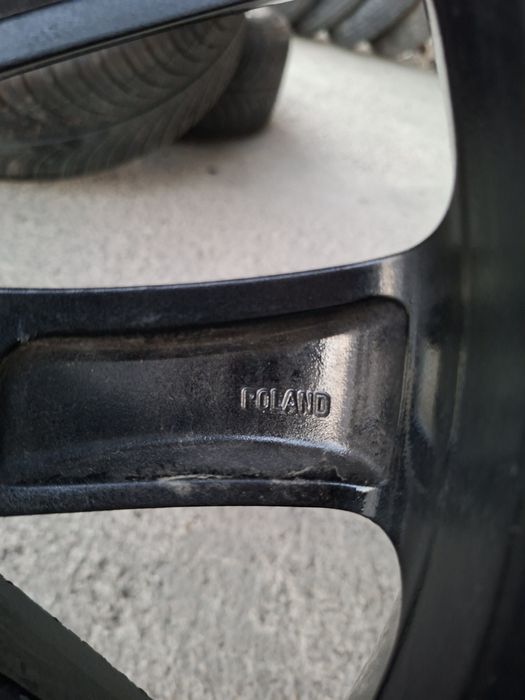 BMW оргинал 19>< 460$ ком 4шт диск+шина состояние идеально на BMW, BYD