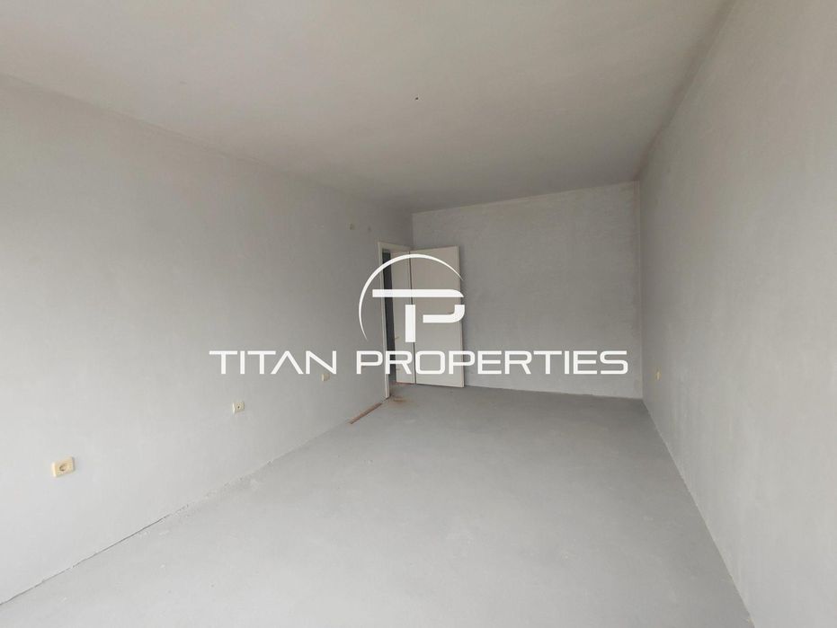 Тристаен апартамент за продажба в кв. Мараша