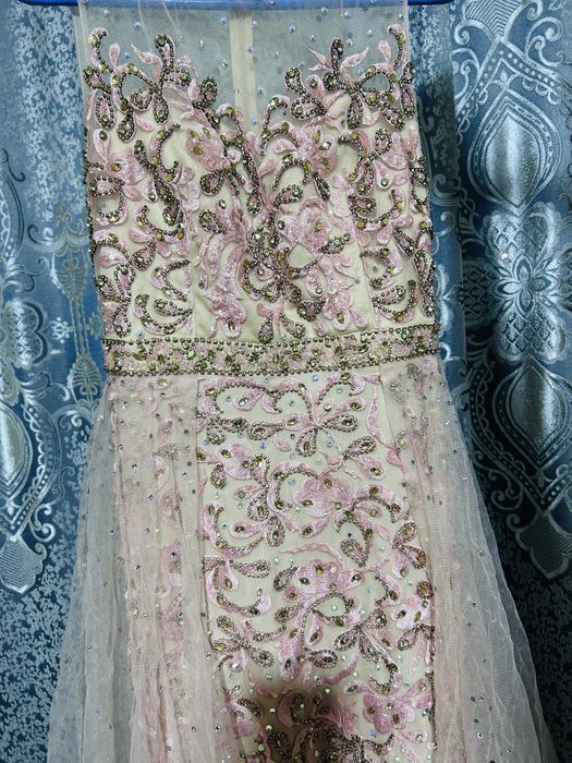 Вечернее платье