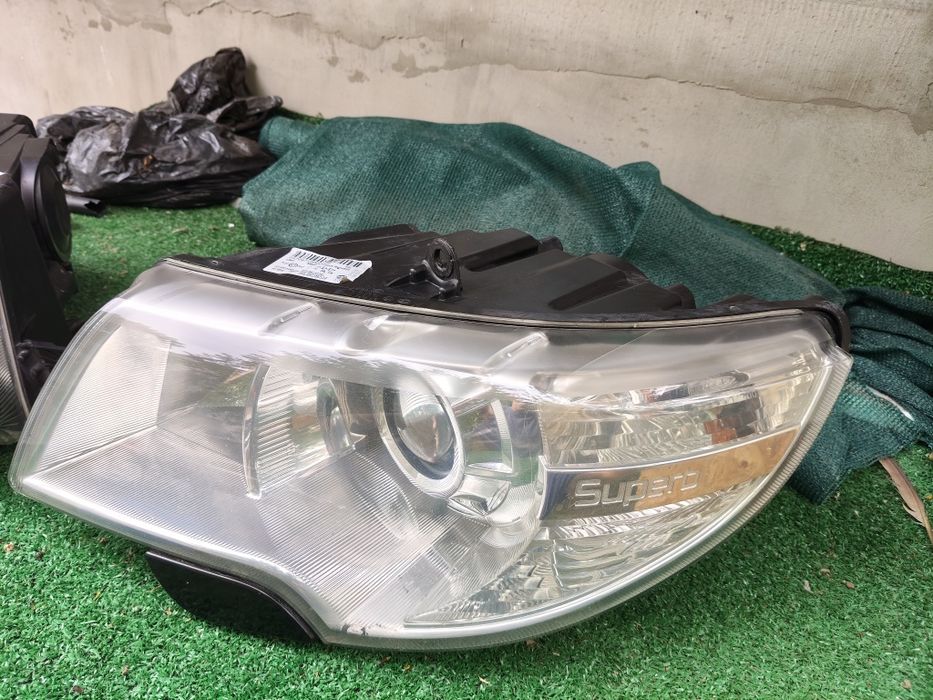 Set faruri Skoda Superb 2