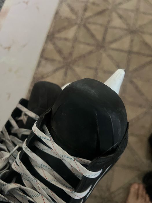 Продам коньки хокейные