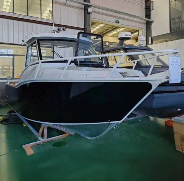 Barcă aluminiu 6.25m (21FT) | Motor până la 200CP