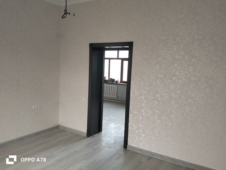 Yangi qurilgan xovli uy sotiladi