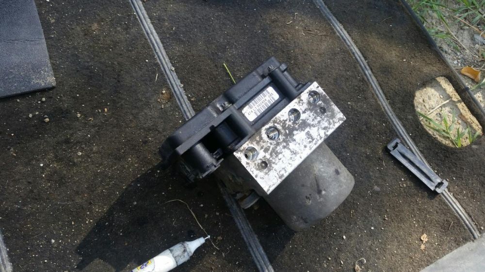 Modul abs Nissan Almera motor 1.5b an 2005