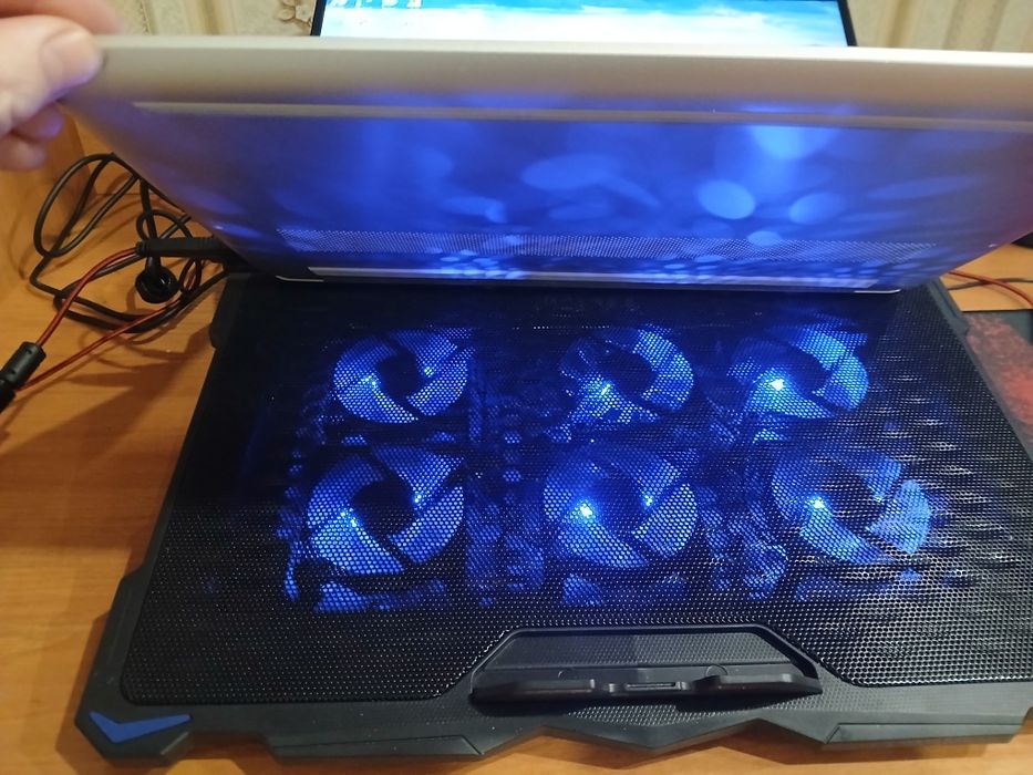 Продам ноудбук hp почти новый