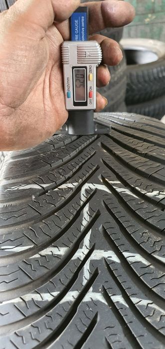 Гуми 2бр 195/50/16 -1бр - 70лв