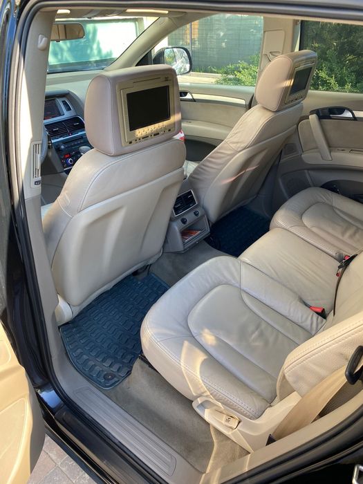 Vand AUDI Q7 - accept si schimburi