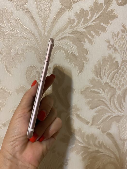 Продам iphone 7