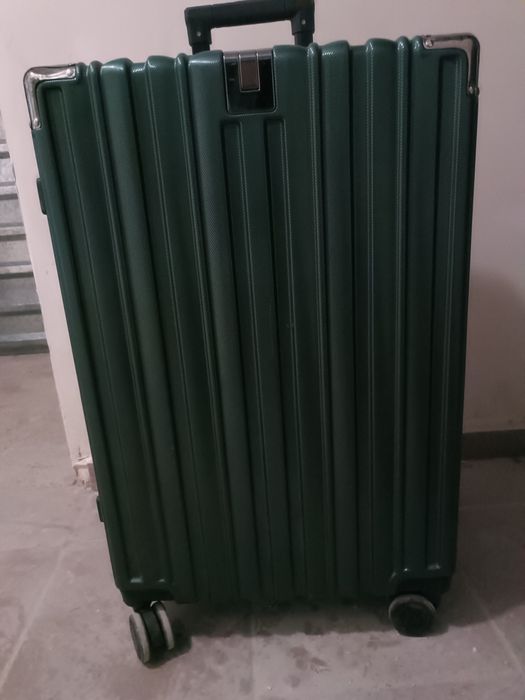 Продам дёшево чемодан