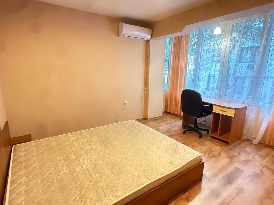 Тристаен апартамент в ж.к. Възраждане