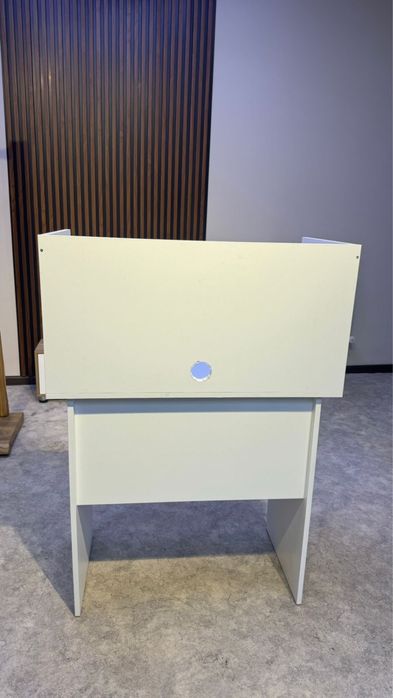 Стол на продажник