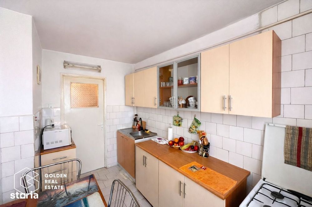 Apartament 3 camere, Malul Muresului-Praporgescu, 2 bai, balcon, etaj