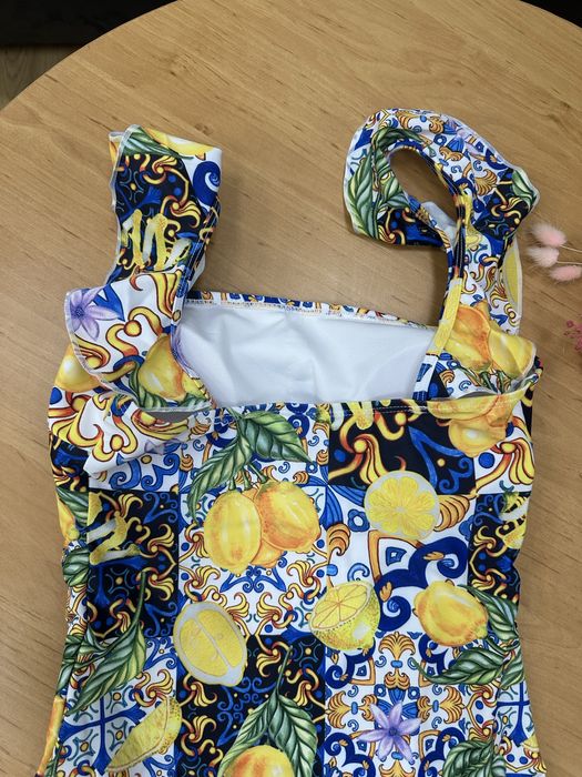 Цял бански с принт лимони