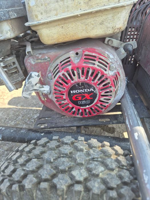 Vând pompă glet / vopsit airless Titan PowrTwin 6900 Plus DI