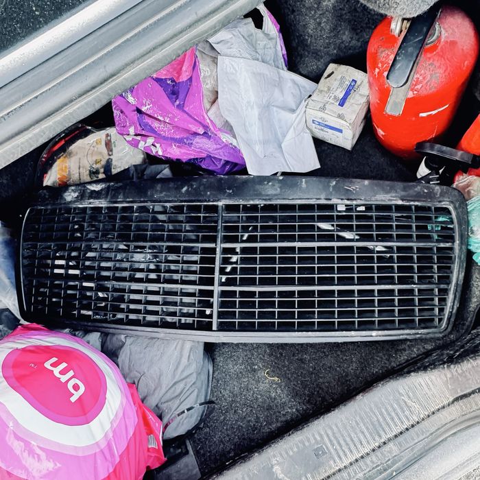 Решетка радиатора мерседес лупарик 210