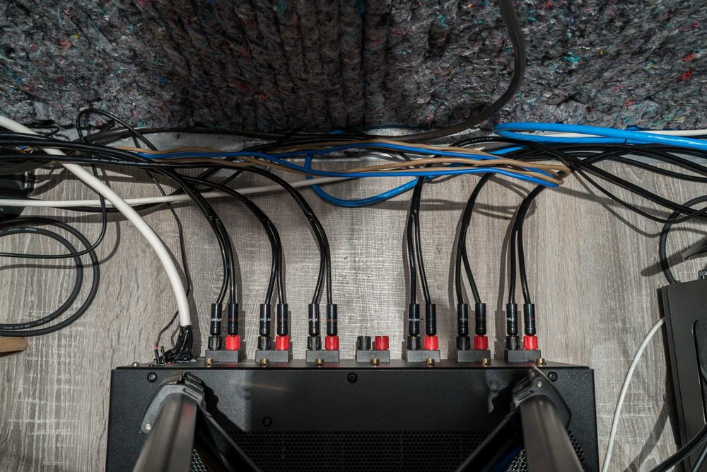 ATI AT1807 (Crestron 7X200) High-End Крайно стъпало с 7 канала