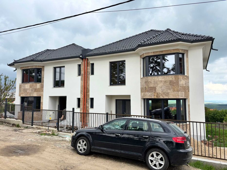 Vand casa duplex sat Gheorghieni 170mp utili, 600mp teren