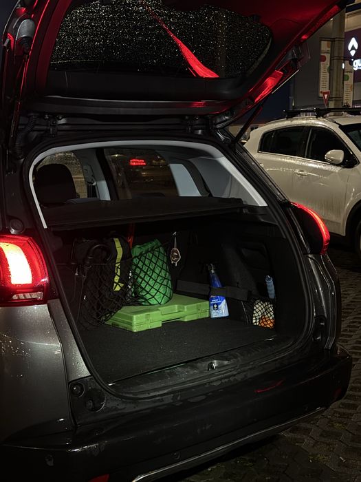 Vand Peugeot model 2008 anul 2016