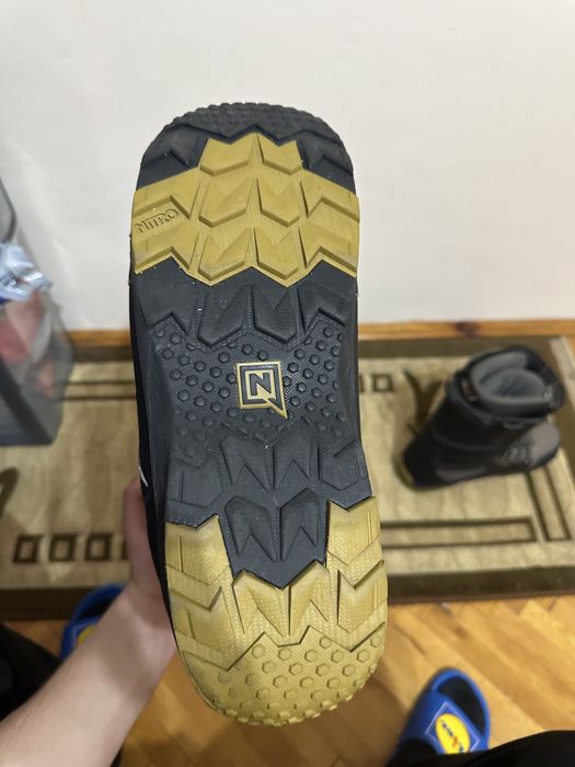 Vând clăpari snowboard Nitro – stare foarte bună