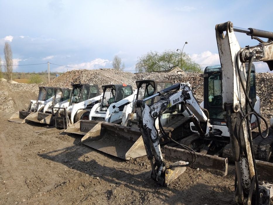 Închiriez miniexcavator bobcat picon buldoexcavator motostivuito fosa.