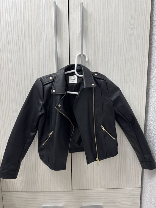 Кожанная куртка для девочки