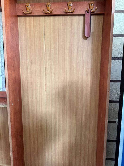 Продаётся шкаф для прихожей