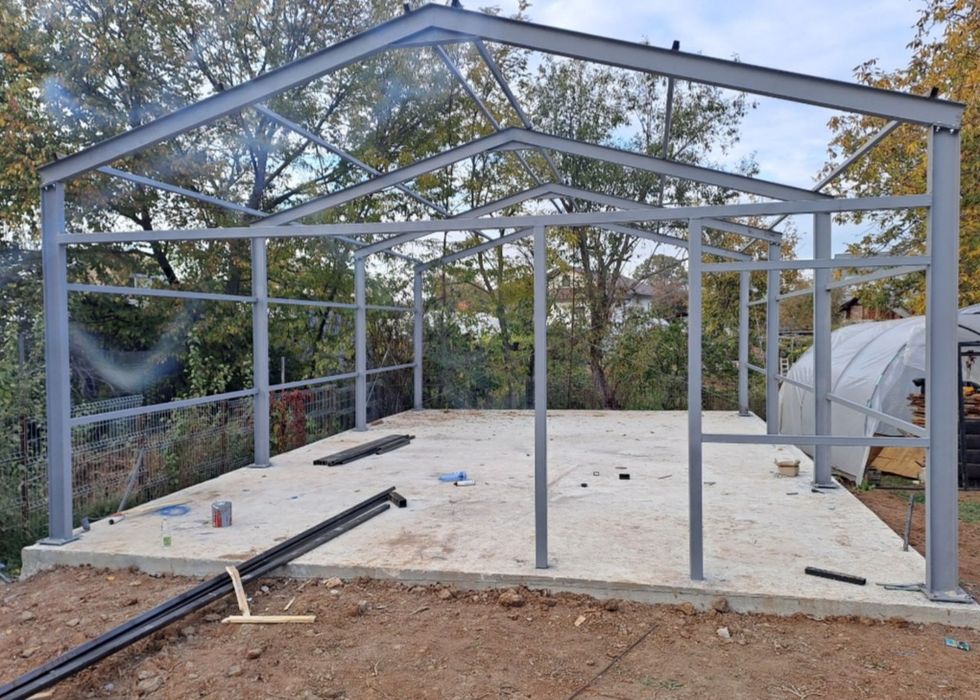 Vând sau schimb cu auto 
Structura metalica 15x7x4/3 
Structura metali