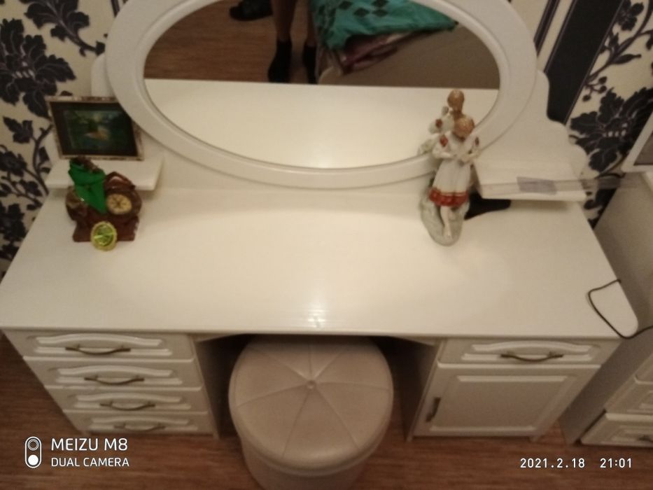 Продам спальный гарнитур