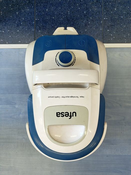 Прахосмукачка с воден филтър Ufesa AP5150