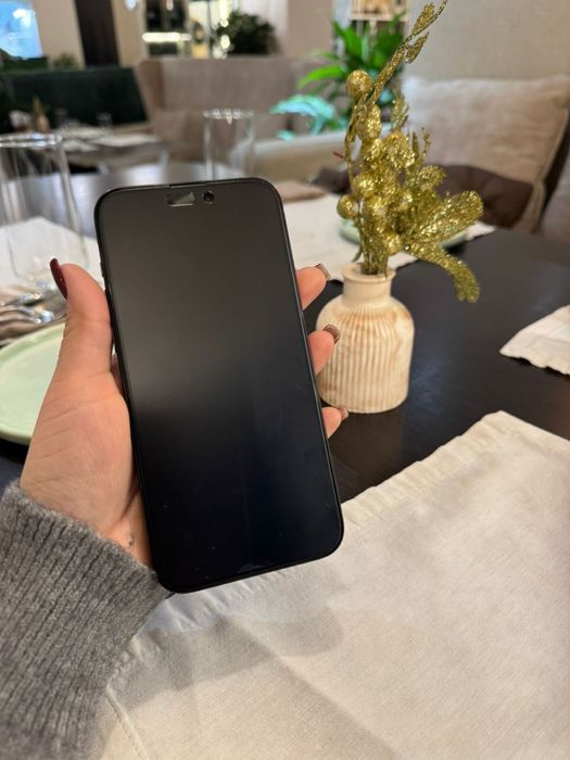 Продам айфон (iphone) 15 pro max с памятью 1tb