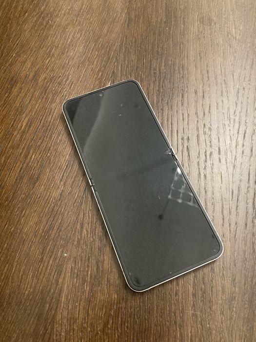 Samsung Galaxy Zflip 6 256GB/12GB