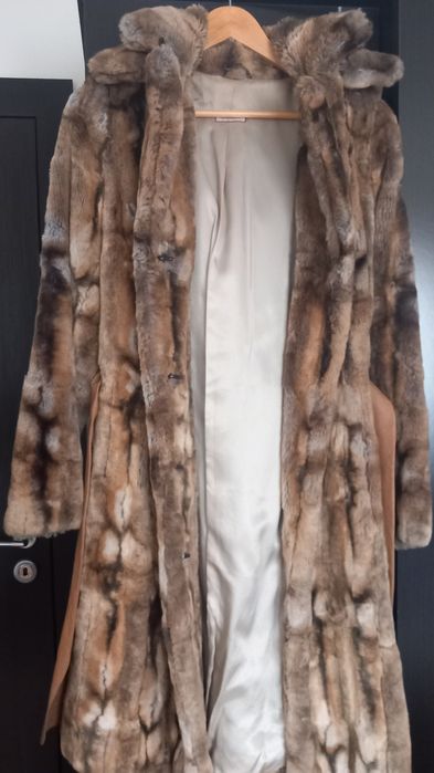 Vând hainã de blană  artificială