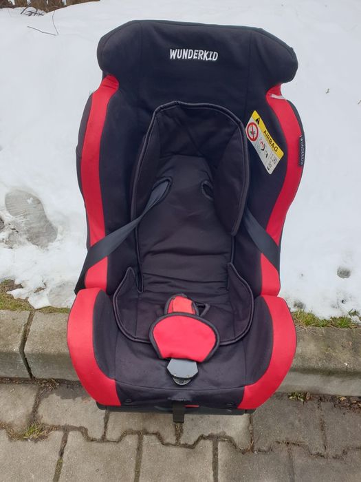 Scaun auto și scaun pentru masa