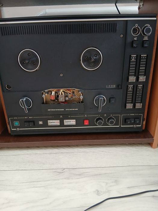 Катушечный магнитофон