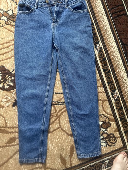 Продам джинсы на девочку