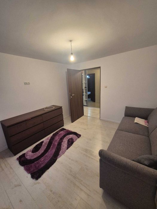 Apartament de vanzare 3 camere - Targoviste Micro 3- str. Constantin Brancoveanu nr 70