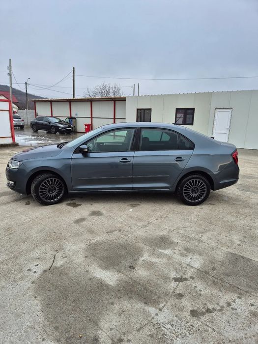 Vând skoda rapid