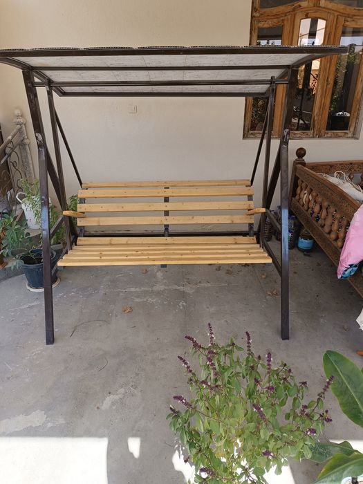 Навоий шахарга Чўтқарага яқин чиройли уй углавой ховли 7 сотих 6 хона