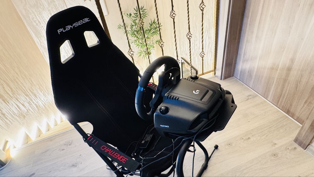Logitech G923 TrueForce + Playseat Challenge | Stare impecabilă
