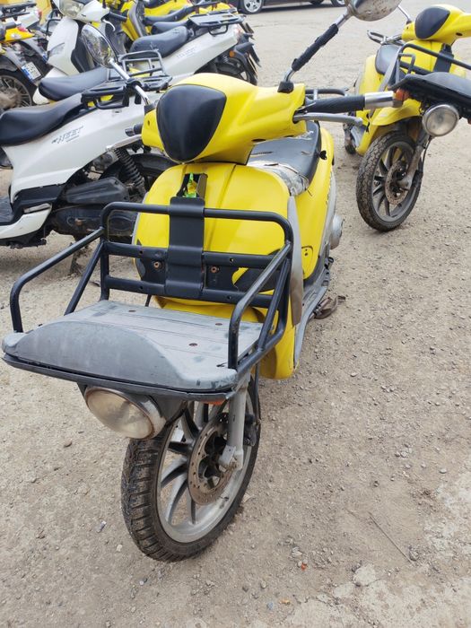 Vând întreg/ dezmembrez Piaggio Liberty 50-125cc  injecție.