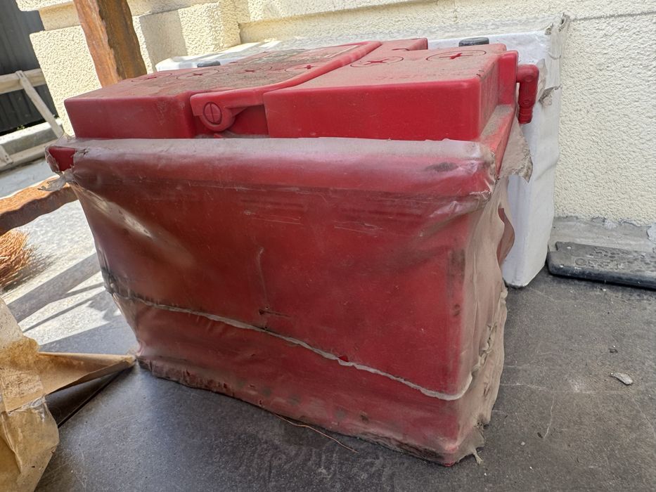 Аккумулятор б/у в хорошем состояний